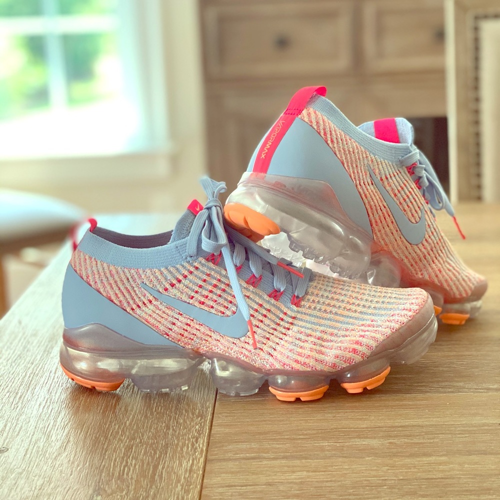 Nike Air VaporMax Flyknit 3, Size women’s 10